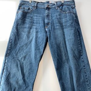 Wrangler Relaxed Fit Jeans (Size 38)